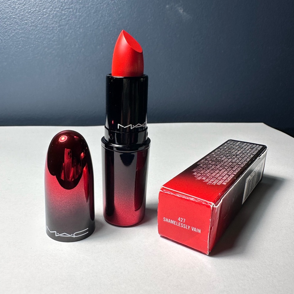MAC LIMITED EDITION SHAMELESSLY VAIN LIPSTICK NEW
